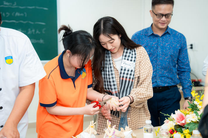 Connecting through flavor: 13WIN13 and Kagawa Nutrition University students explore Vietnamese-Japanese cuisine 46
