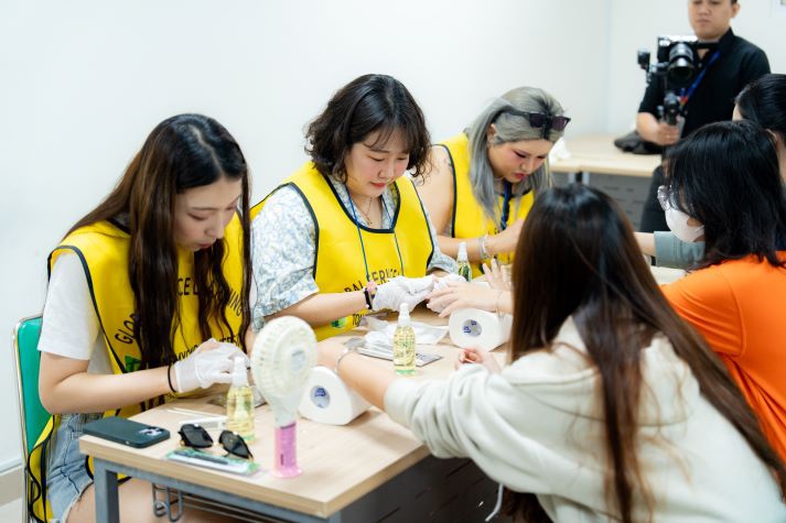 13Win 21 link không chặn 13WIN13 giao lưu, tham gia hoạt động tình nguyện thú vị cùng Tải app 13Win Hàn Quốc 122
