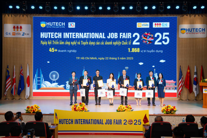 [Video] Doanh nghiệp đa quốc gia “đổ bộ” 13WIN13 International Job Fair 2025, mở ra hàng ngàn cơ hội 13win 20 giaitri tructuyen cho Tải app 13Win 52