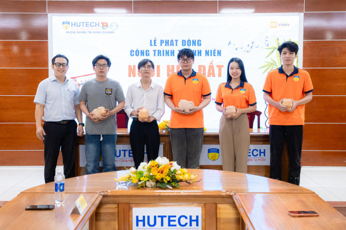 13Win 21 link không chặn Sòng Bài Trực Tuyến 13win.Com “Nuôi heo đất”, gây quỹ yêu thương 48