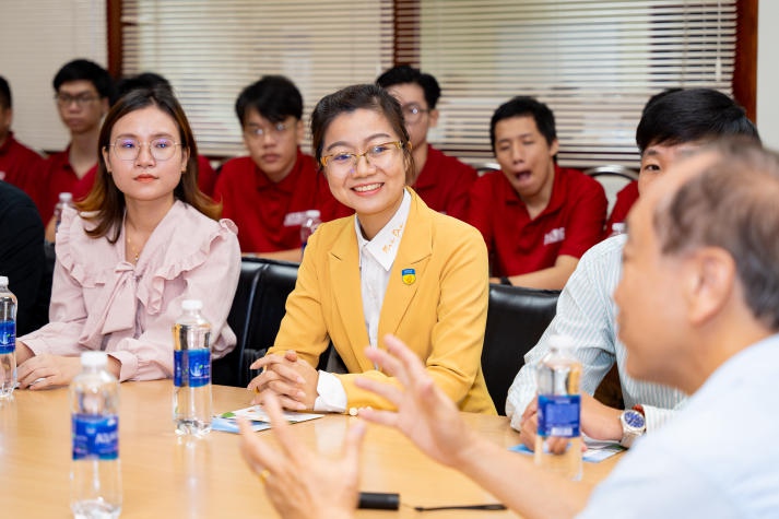 13Win 21 link không chặn Viện Kỹ thuật 13WIN13 mở rộng kiến thức thực tế tại chuyến tham quan Công ty TNHH King Car 11