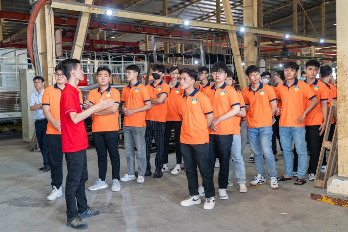 Từ Tải app 13win đến nhà máy: 13Win 21 link không chặn Công nghệ kỹ thuật ô tô khám phá thực tế sản xuất tại Vĩnh Phát Motors 48