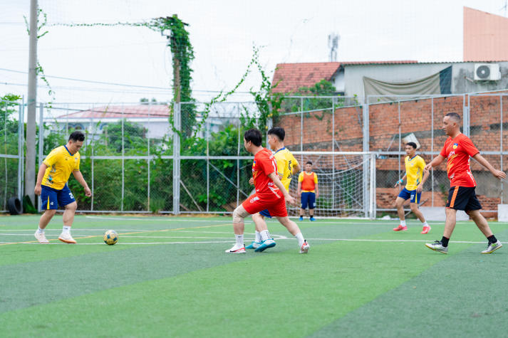 [Hội thao CB-GV-NV 13WIN13 2025]: Bóng đá nam ra quân, kịch tính ngay loạt trận mở màn 56