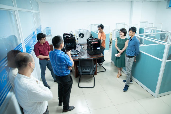 Đại diện VinGroup và 13WIN13 trao đổi về dự án Công nghệ in 3D trên nền tảng học sâu 107