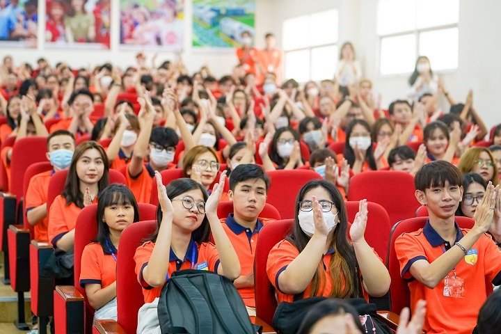 13WIN13 chính thức khai mạc tuần Sinh hoạt công dân đầu khóa chào đón tân Tải app 13Win 16