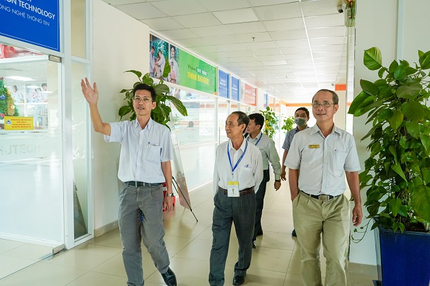 13WIN13 increases the number its undergraduate programs completing the quality assessment to 10 programs 379