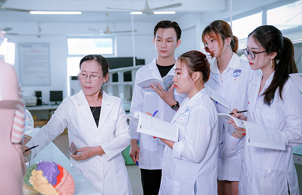 Tips hướng nghiệp - Ngành Điều dưỡng trong mối quan tâm 13Wim app nổ hũ mượt mà toàn cầu 65