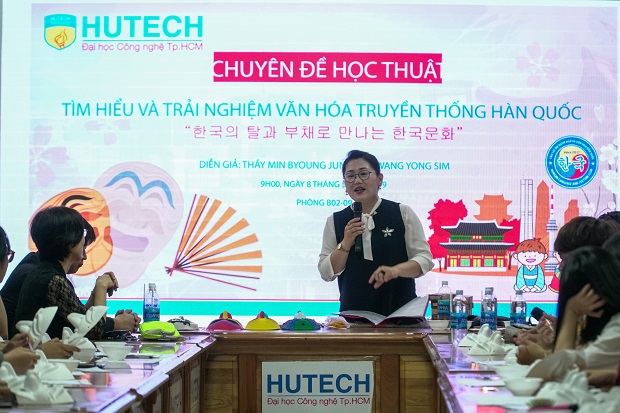 nganh-ngon-ngu-han-hutech