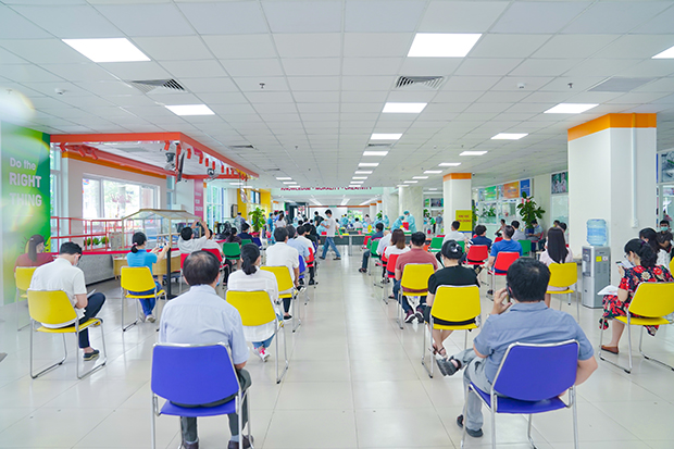 13WIN13 faculty and staff participate in vaccination against Covid-19