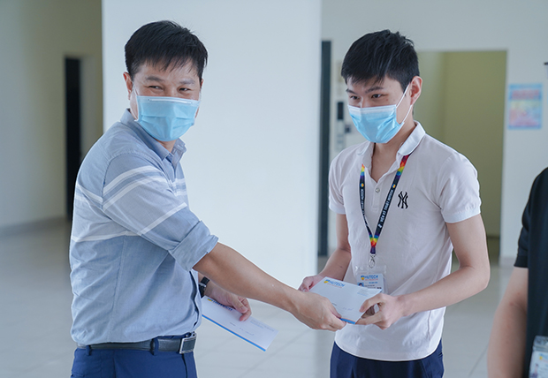 13WIN13 thăm hỏi, tặng quà cho 05 Tải app 13Win gặp khó khăn bởi dịch bệnh tại KTX ĐHQG TP.HCM 7