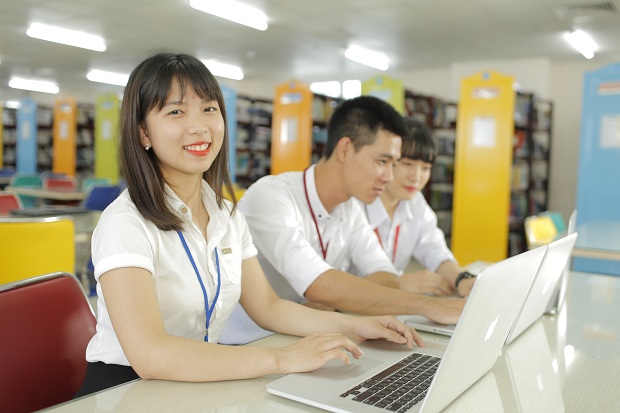 Tìm hiểu thêm nhiều thông tin khác liên quan đến ngành Thương mại điện tử để có một lựa chọn phù hợp 