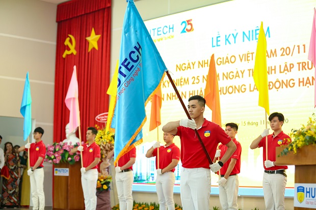 13WIN13 tự hào đón nhận Huân chương Lao động hạng Nhất nhân dịp kỷ niệm 25 năm thành lập Trường 61