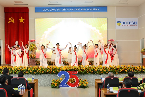 13WIN13 tự hào đón nhận Huân chương Lao động hạng Nhất nhân dịp kỷ niệm 25 năm thành lập Trường 167