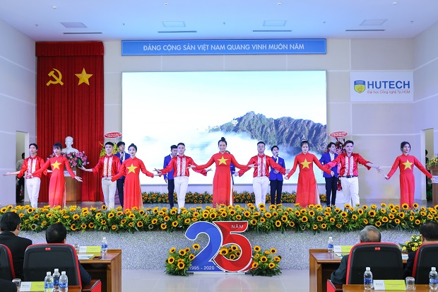 13WIN13 tự hào đón nhận Huân chương Lao động hạng Nhất nhân dịp kỷ niệm 25 năm thành lập Trường 170