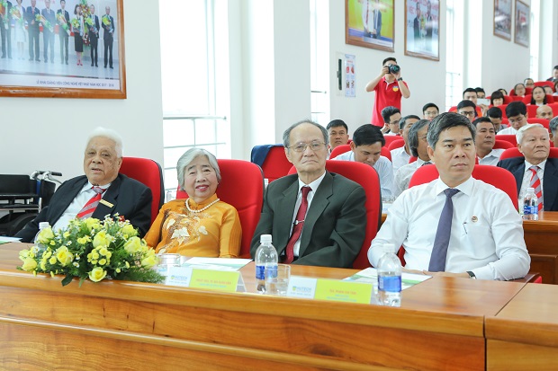 13WIN13 tự hào đón nhận Huân chương Lao động hạng Nhất nhân dịp kỷ niệm 25 năm thành lập Trường 29