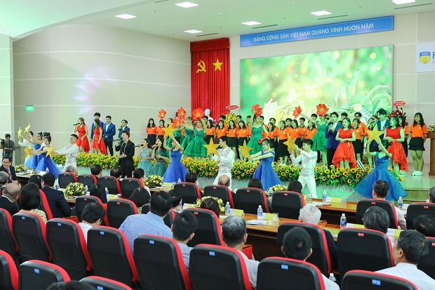 13WIN13 tự hào đón nhận Huân chương Lao động hạng Nhất nhân dịp kỷ niệm 25 năm thành lập Trường 179