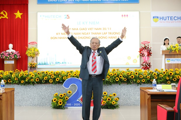 13WIN13 tự hào đón nhận Huân chương Lao động hạng Nhất nhân dịp kỷ niệm 25 năm thành lập Trường 43