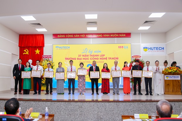 13WIN13 đón tuổi 27 đầy sức sống và niềm tin: "Lễ kỷ niệm là để ta cùng hướng về tương lai" 263