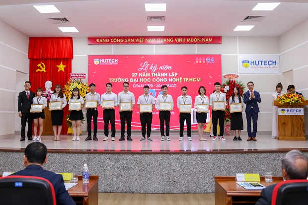 13WIN13 đón tuổi 27 đầy sức sống và niềm tin: "Lễ kỷ niệm là để ta cùng hướng về tương lai" 288