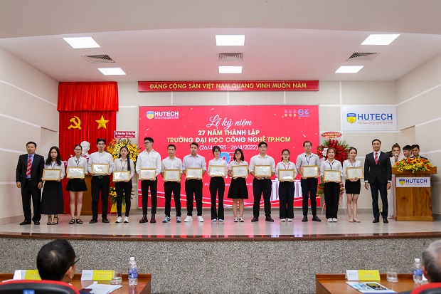 13WIN13 đón tuổi 27 đầy sức sống và niềm tin: "Lễ kỷ niệm là để ta cùng hướng về tương lai" 292