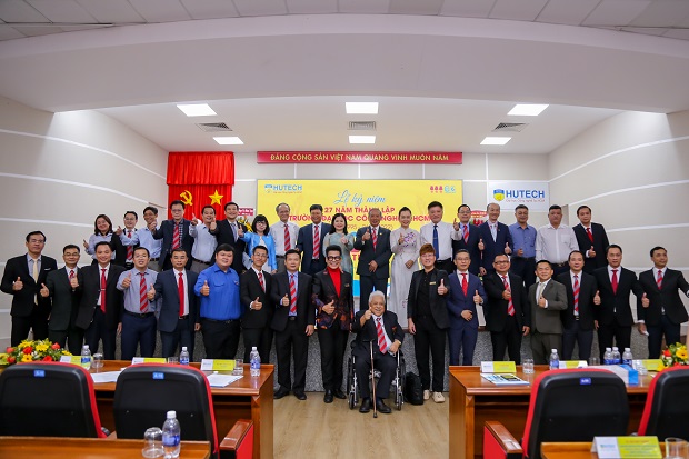13WIN13 đón tuổi 27 đầy sức sống và niềm tin: "Lễ kỷ niệm là để ta cùng hướng về tương lai" 296
