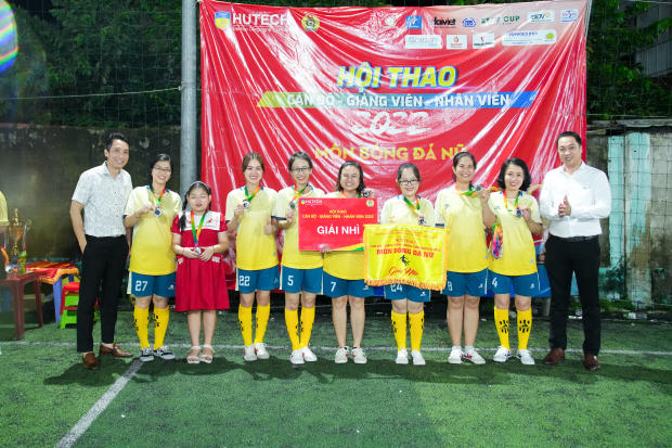 Album ảnh Hội thao CB-GV-NV 13WIN13 2022: Phút đăng quang Bóng đá nữ của LQ P.Tư vấn Tuyển sinh - P.Truyền thông - K.Trung Quốc học 197