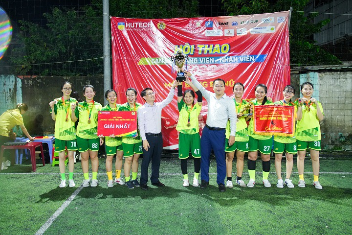 Trung tâm Truyền thông tham gia Hội thao Cán bộ - Giảng viên - Nhân viên 2022 30