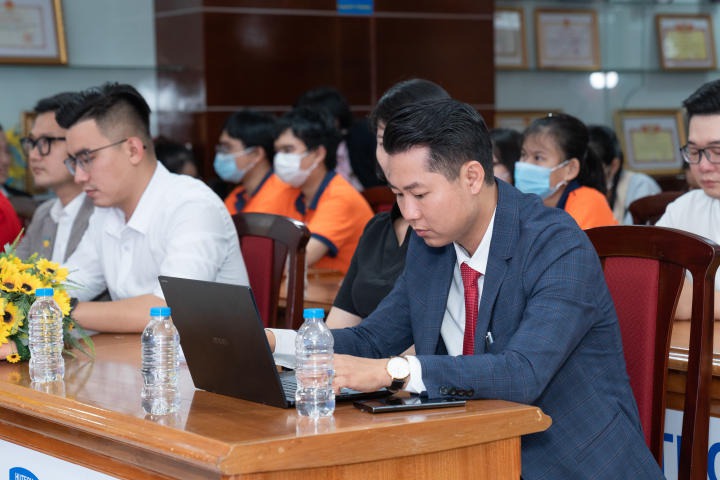 13Win 21 link không chặn Khoa Tài chính - Thương mại tìm hiểu về cơ hội phát triển trong thời kỳ chuyển đổi số 41