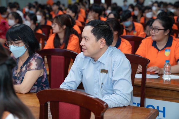 13Win 21 link không chặn Khoa Tài chính - Thương mại tìm hiểu về cơ hội phát triển trong thời kỳ chuyển đổi số 28