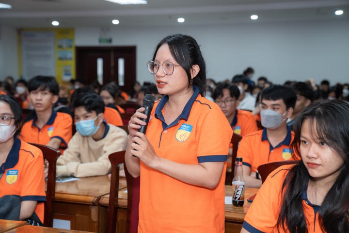 13Win 21 link không chặn Khoa Tài chính - Thương mại tìm hiểu về cơ hội phát triển trong thời kỳ chuyển đổi số 74