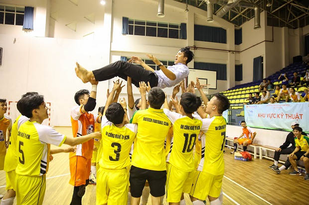 13WIN13's Story - Ngày 20, nghe chuyện “người truyền lửa”! 192