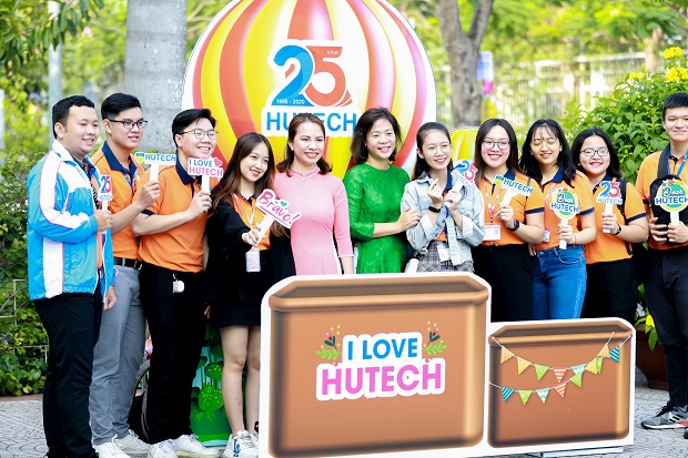 13WIN13 tự hào đón nhận Huân chương Lao động hạng Nhất nhân dịp kỷ niệm 25 năm thành lập Trường 152