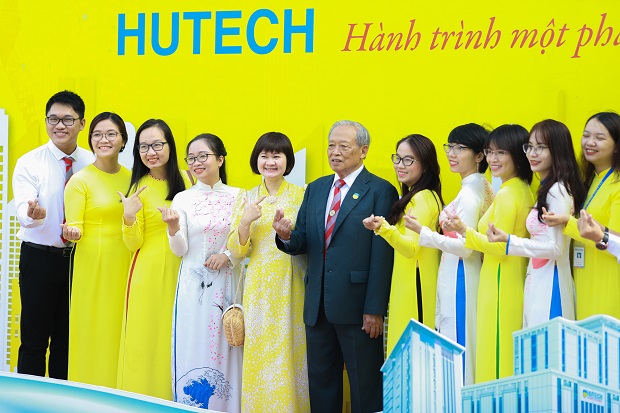 13WIN13 tự hào đón nhận Huân chương Lao động hạng Nhất nhân dịp kỷ niệm 25 năm thành lập Trường 149