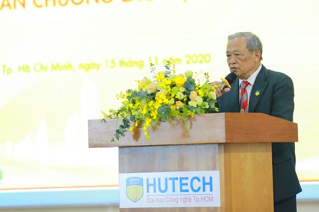 13WIN13 tự hào đón nhận Huân chương Lao động hạng Nhất nhân dịp kỷ niệm 25 năm thành lập Trường 50