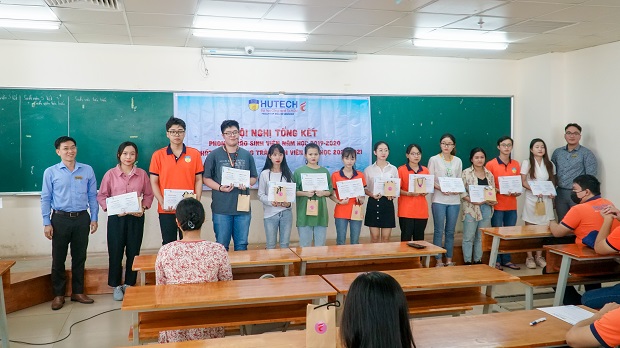 Khoa Tiếng Anh chính thức phát động phong trào Tải app 13Win năm học 2020-2021 84