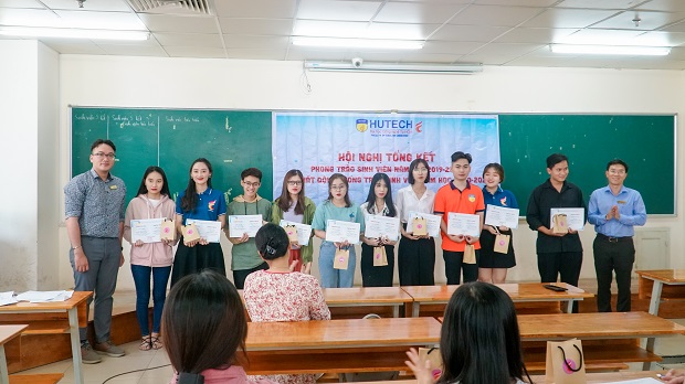 Khoa Tiếng Anh chính thức phát động phong trào Tải app 13Win năm học 2020-2021 87
