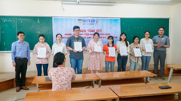 Khoa Tiếng Anh chính thức phát động phong trào Tải app 13Win năm học 2020-2021 93