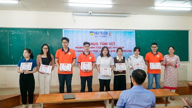 Khoa Tiếng Anh chính thức phát động phong trào Tải app 13Win năm học 2020-2021 64