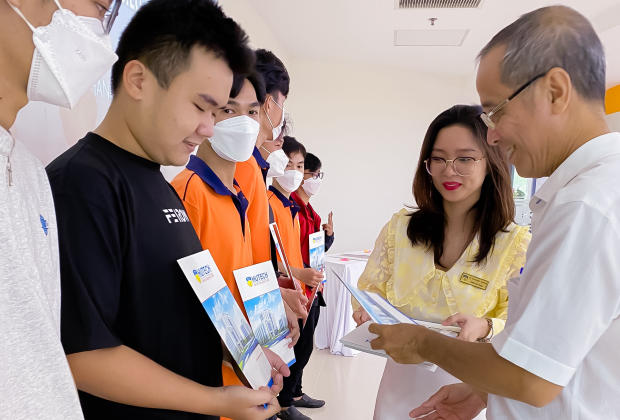 DOANH NGHIỆP TÀI TRỢ HỌC BỔNG CHO SINH VIÊN TIÊU BIỂU KHOA XÂY DỰNG 59