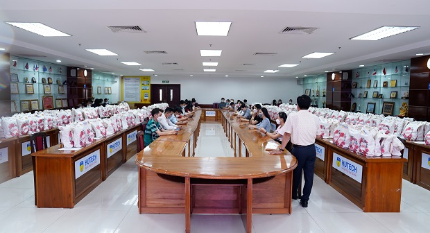 Công đoàn 13WIN13 chúc mừng ngày Quốc tế Phụ nữ 08/3 với món quà ý nghĩa 9