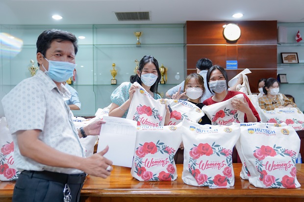 Công đoàn 13WIN13 chúc mừng ngày Quốc tế Phụ nữ 08/3 với món quà ý nghĩa 12