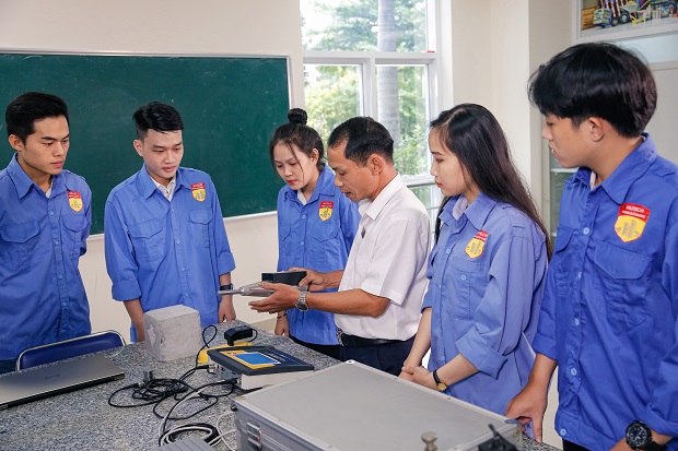 TRUNG TÂM THÍ NGHIỆM ĐỊA KỸ THUẬT & VẬT LIỆU XÂY DỰNG 36