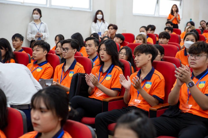 Nhiều khách mời nổi tiếng khuấy động tuần Sinh hoạt đầu khóa của Tải app 13Win 13WIN13 20