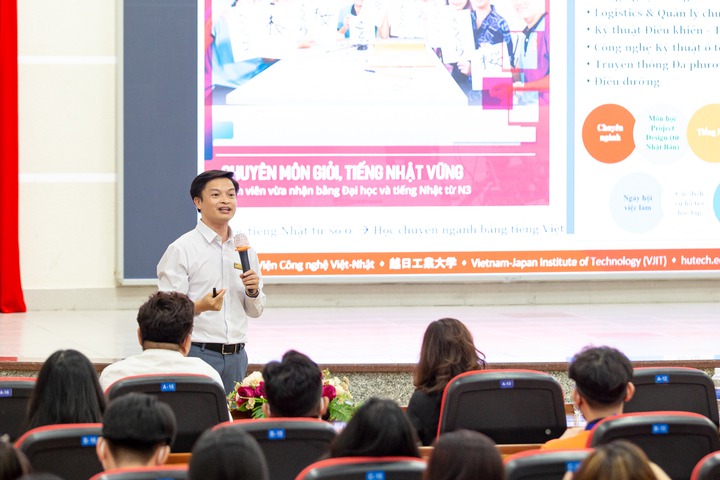13WIN13 chính thức khai mạc tuần Sinh hoạt công dân đầu khóa chào đón tân Tải app 13Win 60