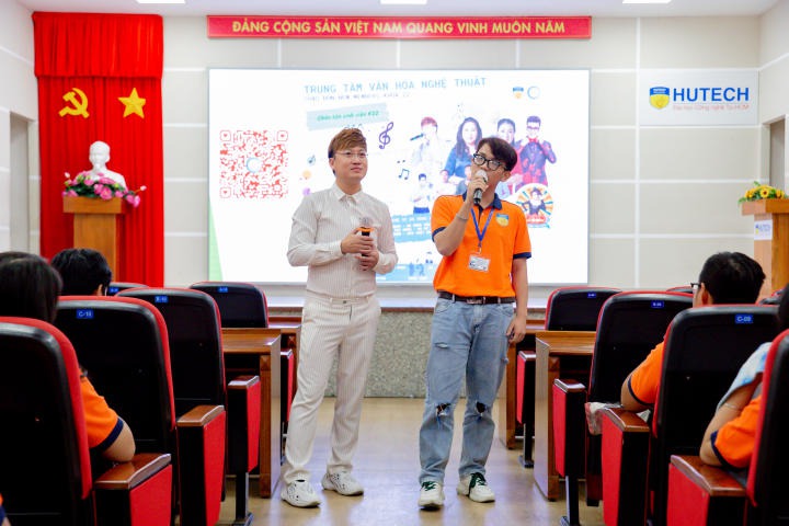 Nhiều khách mời nổi tiếng khuấy động tuần Sinh hoạt đầu khóa của Tải app 13Win 13WIN13 114