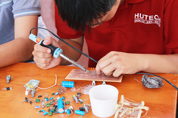 Học ngành Kỹ thuật điện tử - viễn thông (Kỹ thuật điện tử - truyền thông) ở đâu? 13WIN13 2