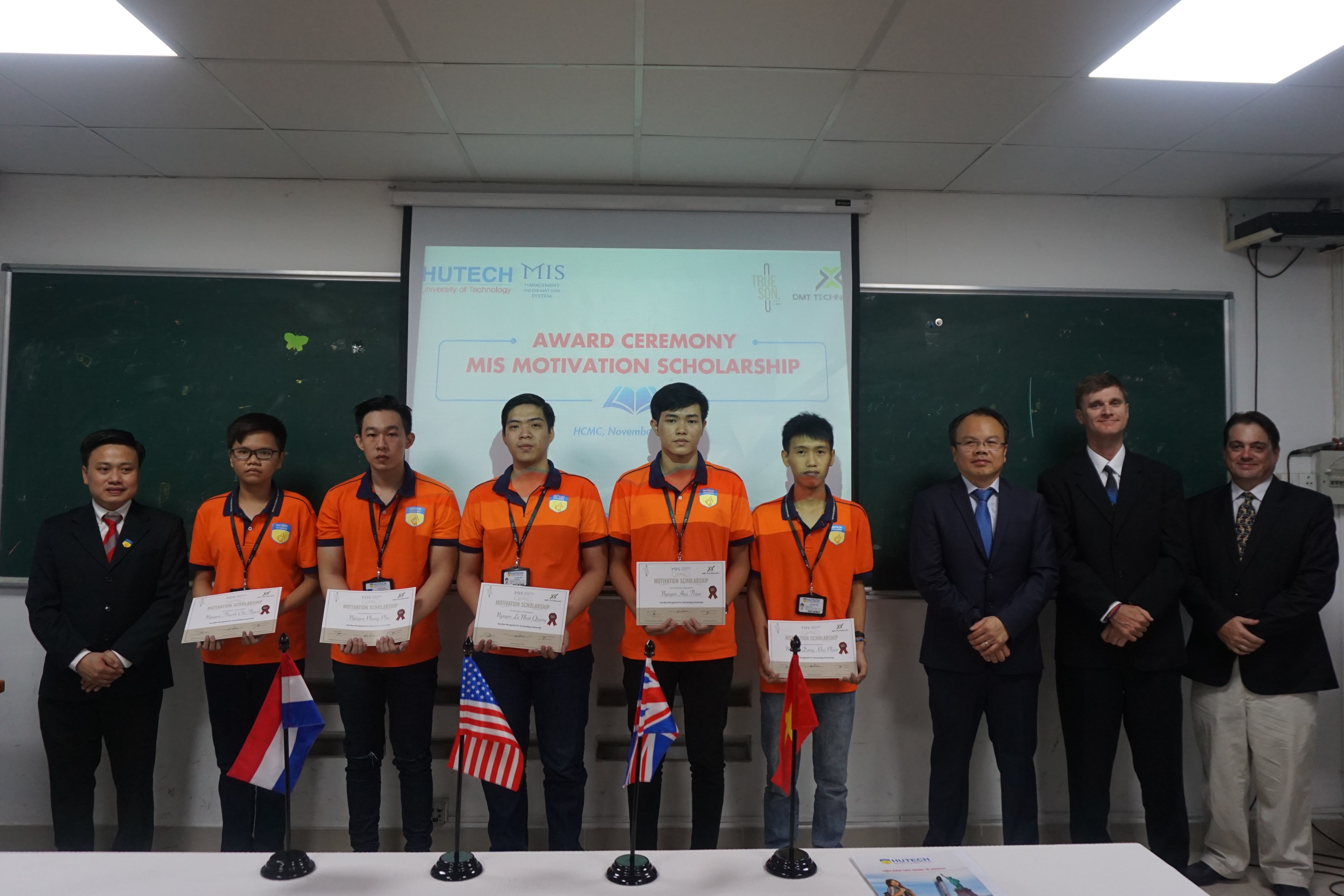 Lễ trao Www 13Win one nổ hũ – Khoa Hệ Thống Thông Tin Quản Lý 26