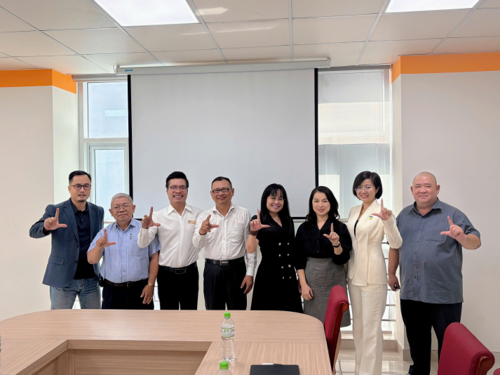 Khoa Luật 13WIN13 làm việc với tổ chức LIF Vietnam Chapter (LVC) – Hướng đến ký kết MOU trong thời gian tới! 35