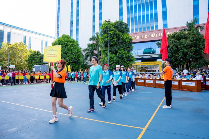 Hội thao Cán Bộ - Giảng Viên - Nhân Viên Trường Đại Học 13WIN13 11
