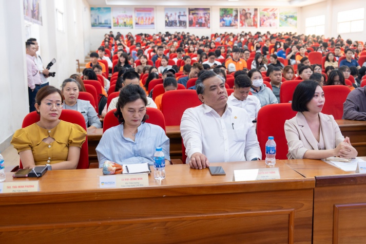 GẦN 500 SINH VIÊN 13WIN13 THAM GIA TẬP HUẤN KỸ NĂNG CHINH PHỤC NHÀ TUYỂN DỤNG 19